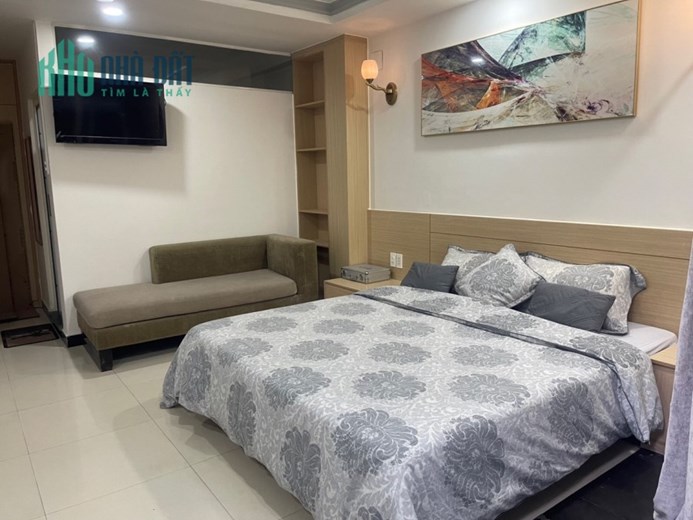 Bán nhà Phú Nhuận - HXH - - Biệt thự lô góc - Dt 82m2 x 5 tầng - dân trí cao