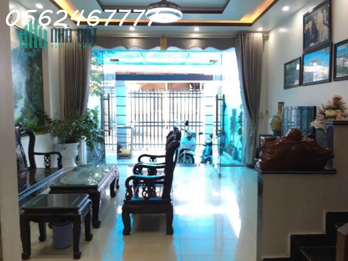 Bán nhà 3 tầng x 100m2 độc lập phố Nguyễn Đồn, giá 6.3 tỷ