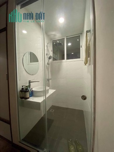 Bán chung cư Nam Trung Yên, Cầu Giấy, 66m2, 2 ngủ, vị trí đắc địa, về ở ngay.