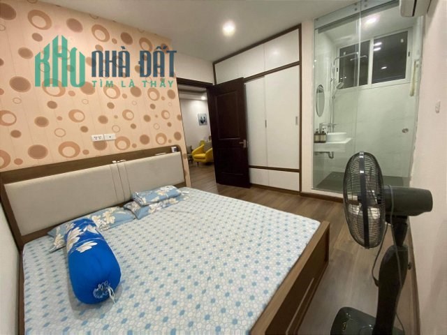 Bán chung cư Nam Trung Yên, Cầu Giấy, 66m2, 2 ngủ, vị trí đắc địa, về ở ngay.