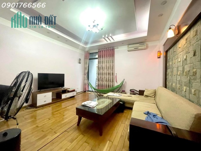 Chính chủ gửi bán nhà Phân lô, Phố Trương Định, 65m x 4T, Giá hơn 10 tỷ.