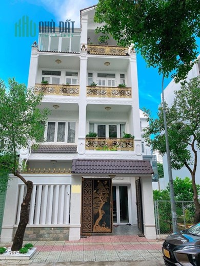 Bán biệt thự KDC ven sông ngộp bank, Tân Phong, Q7. 126m2, 4 tầng, tặng toàn bộ nội thất.