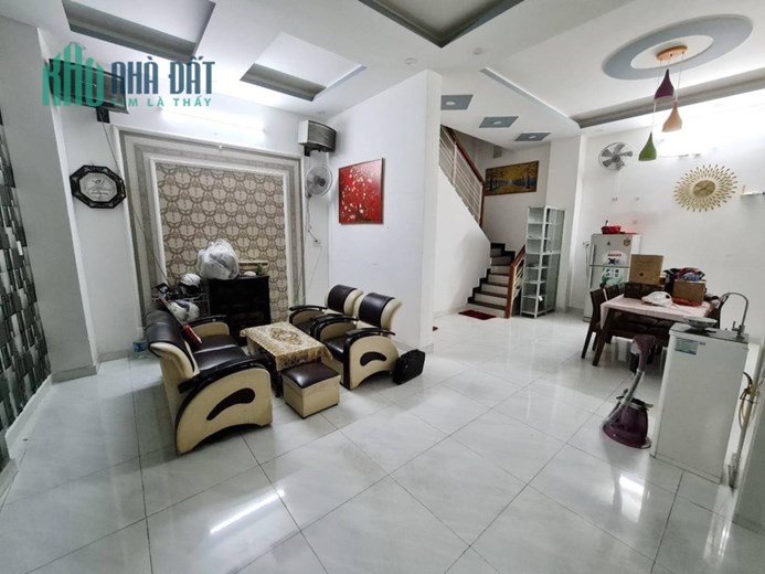 Nhà 4 tầng Mặt Tiền thụt đường Âu Dương Lân P3Q8. Giá 5,7 tỷ TL