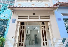 Cho thuê nhà 2 tầng hẻm 125 Nguyễn Thị Tần P2Q8 - Giá : 9 Triệu