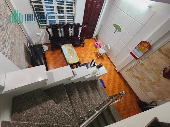 Bán nhà gần mặt phố Dương Quảng Hàm Cầu Giấy 33m 5 tầng 3.8 tỷ