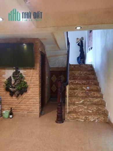 Mặt phố quận Tây Hồ, 98m2, 6 tầng, rộng 4.4m, view hồ, quy hoạch rõ ràng, 23  tỷ