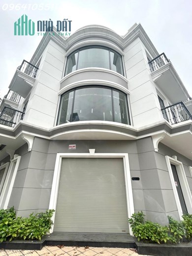 Tôi chính chủ cần bán gấp căn góc 3 mặt tiền thoáng

Vinshophouse Uông Bí.