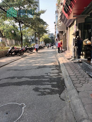 Bán nhà mặt phố Khương Thượng, ô tô vào nhà,  DT40m2, 4 tầng, rộng 6m, giá 6.2 tỷ.