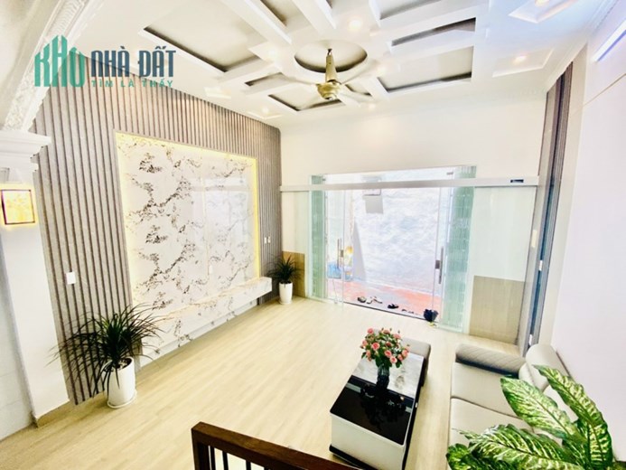Bán nhà ngõ 225 Ngô Gia Tự, diện tích 41m 3.5 tầng, GIÁ 2.25 tỉ đẹp ở luôn
