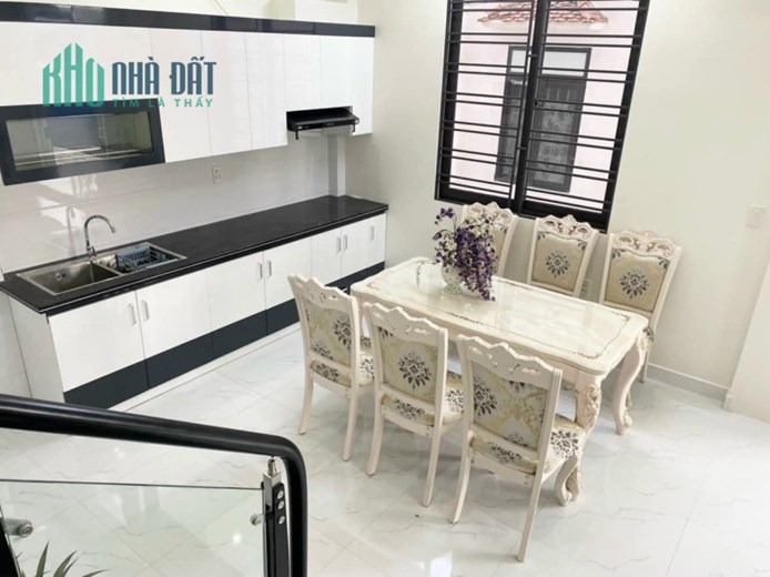 Bán nhà xây mới tinh phố Chợ Cột Đèn, 45m 3 tầng, GIÁ chỉ 2.25 tỉ cực đẹp