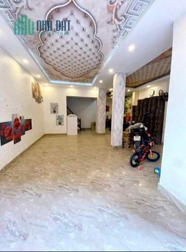 BÁN NHÀ ,HOÀNG ĐẠO THÀNH 4T ,72M , MT6M OTO 7C VÀO NHÀ ,NGÕ THÔNG Ở KINH DOANH , KHÔNG TÌM ĐƯỢC CĂN