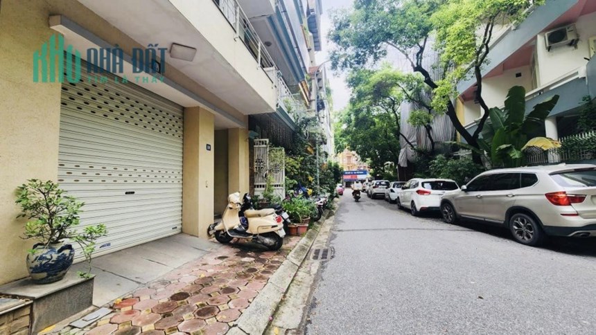 Bán Nhà Phân Lô Cán Bộ Thành Uỷ Giảng Võ, Đống Đa. Diện Tích 64m2 x 5T, MT 5.8m. Oto Tránh Vào Nhà.