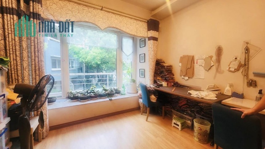 Bán Nhà Phân Lô Cán Bộ Thành Uỷ Giảng Võ, Đống Đa. Diện Tích 64m2 x 5T, MT 5.8m. Oto Tránh Vào Nhà.