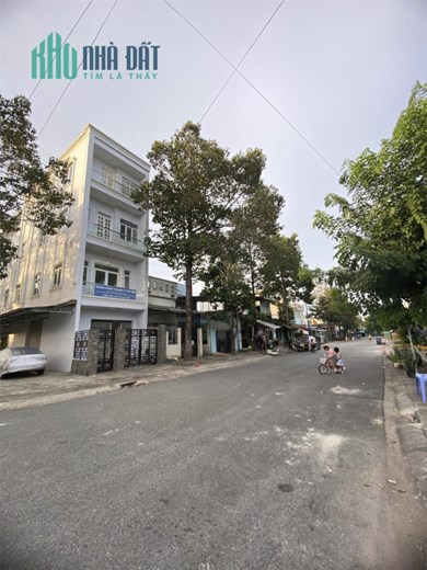 Sở hữu căn gốc 2 mặt tiền đường lớn, ngay TP Mới Bình Dương, ngân hàng thanh lý, giá tốt nhất khu
