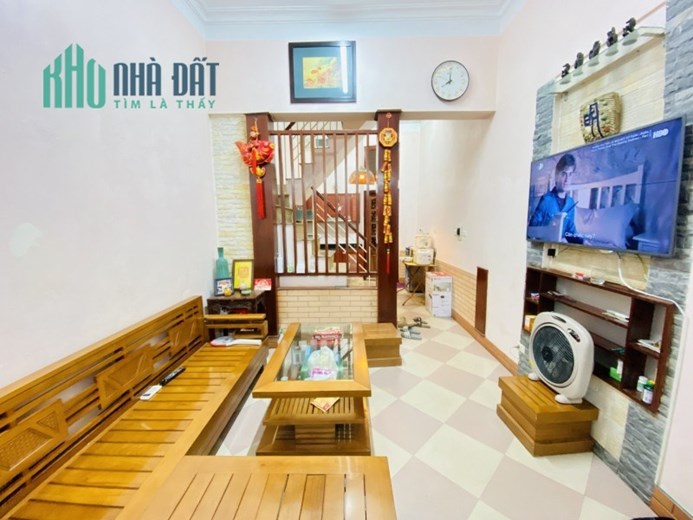 Bán nhà riêng Nguyễn Xiển Thanh Xuân 40m ngõ thông, 2 mặt thoáng ô tô 7 chỗ vào nhà nhỉnh 5 tỷ lh