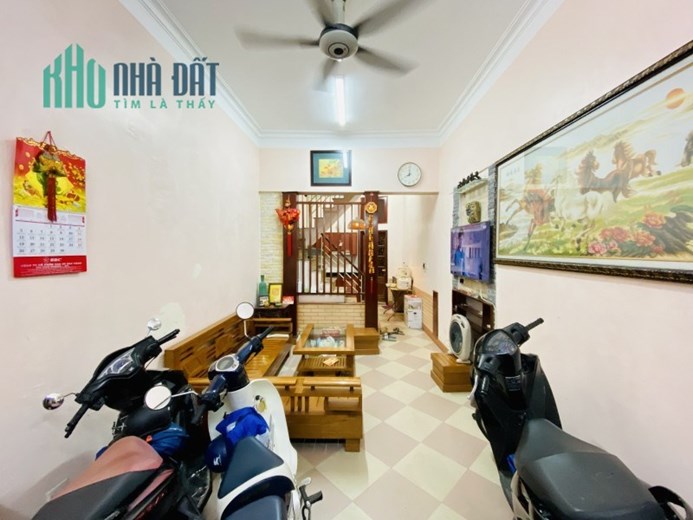Bán nhà riêng Nguyễn Xiển Thanh Xuân 40m ngõ thông, 2 mặt thoáng ô tô 7 chỗ vào nhà nhỉnh 5 tỷ lh