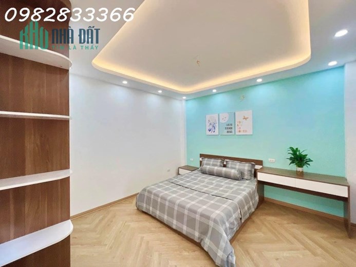 ⚜️ Bán Tòa VP Đại La, Hai Bà Trưng 70m2 8T MT 4.2m, Chỉ 35 Tỷ ⚜️