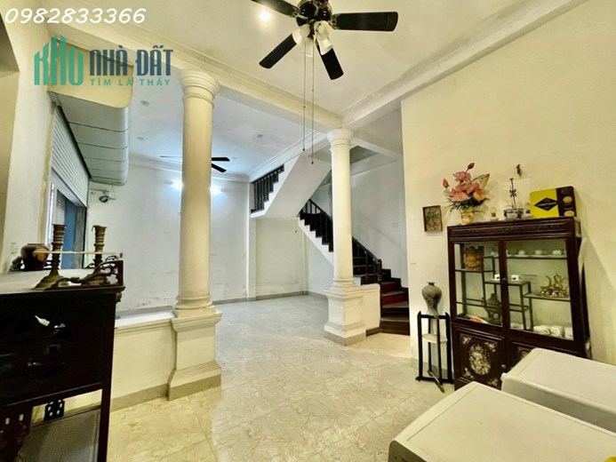 ⚜️ Bán nhà Tôn Đức Thắng, Đống Đa, 50m2 4T MT 7.7m, Chỉ 12.5 Tỷ ⚜️