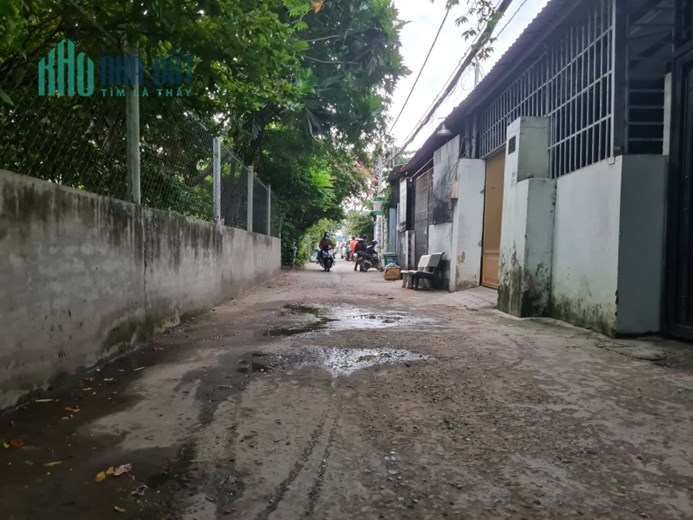 nhà 2 tầng đường 48 thủ đức. giá chỉ 2.xx tỷ. đang cho thuê 5 triệu.