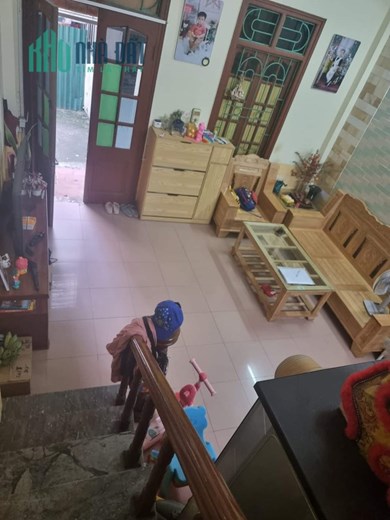Bán nhà phô Nguyễn Văn Linh, Long Biên ô tô cách nhà 10m nhỉnh 2 tỷ