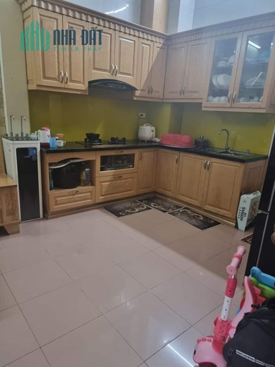 Bán nhà phô Nguyễn Văn Linh, Long Biên ô tô cách nhà 10m nhỉnh 2 tỷ