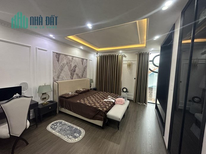 Bán nhà 85m2 phố Sài Đồng, Long Biên Gara 2 Ô tô 7 chỗ Thang máy Nội thất Nhập khẩu 12.3 Tỷ