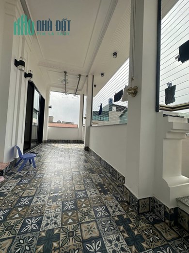 Bán ngôi nhà 67m2 Mặt phố Yên Hoa, Tây Hồ Gara Ô tô 7 chỗ Mặt Hồ Kinh doanh siêu đỉnh 14.5 Tỷ