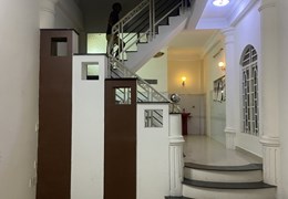 .Nhà Đinh Tiên Hoàng, kiệt 3.5m, 56m2, 2 mê, sạch đẹp 2.x tỷ