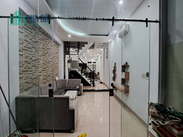 Bán nhà Tân Thới Nhất 1, Tân Thới Nhất, Q12, 80m2, 3 tầng, nội thất cao cấp.