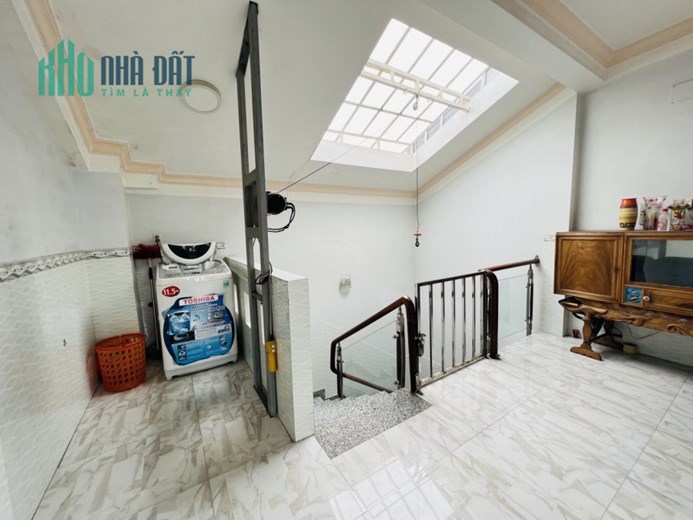 Bán nhà HXH gần  Bờ Bao Tân Thắng quận Tân Phú 4.3 x 12m x 5T chỉ  5.3  tỷ TL