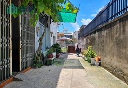 Bán nhanh nhà 100m2 đường Tam Bình. có sân để oto. giá chỉ 2.x tỷ