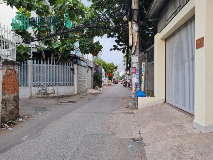 Bán nhanh nhà 100m2 đường Tam Bình. có sân để oto. giá chỉ 2.x tỷ