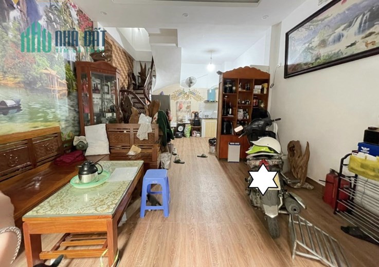 Nhà lung linh full nội thất gần trường thcs Hoàng Văn Thụ phường 4 Quận 10 giá 4 tỷ 9