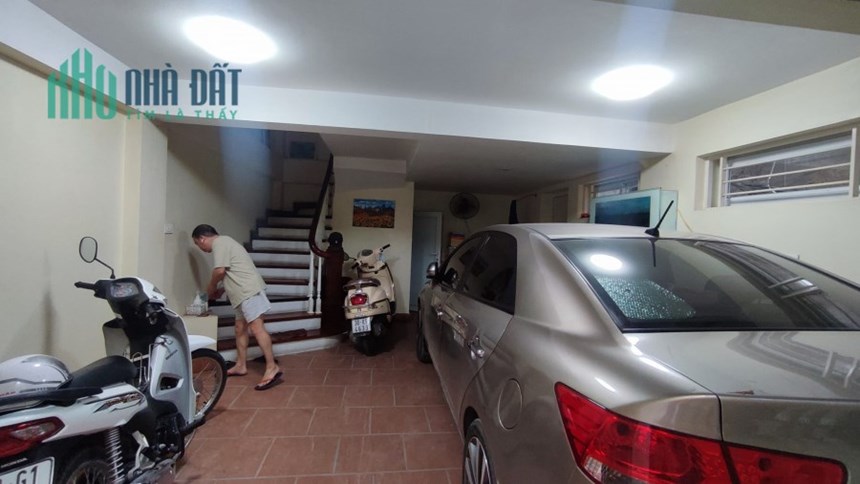 Nhà phân lô Hoàng Ngân thuê thiết kế tự xây siêu đẹp - Gara - Giếng trời - ngõ ô tô tránh78m2 giá