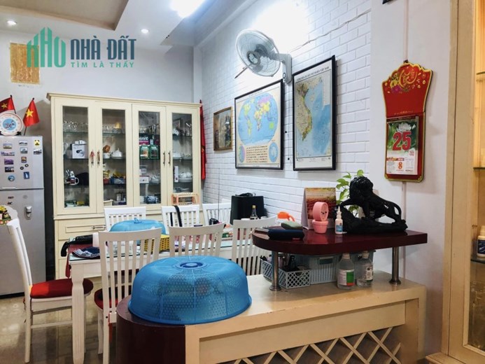 PHÁO ĐÀI LÁNG NHÀ TUYỆT ĐẸP-Ô TÔ ĐỖ CỬA-MT 4M5