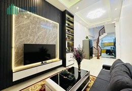 Bán nhà mặt phố khẩu Việt Hưng,KD Đỉnh,Vỉa hè rộng,ô tô tránh,50M,5 tầng,nhỉnh 5 tỷ
