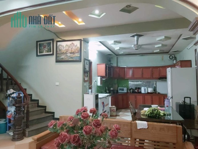 Hiếm, rẻ nhất khu vực! Nhà Láng Hạ, 100m2, 5t, giá 11 tỷ, doanh thu 50tr/tháng
