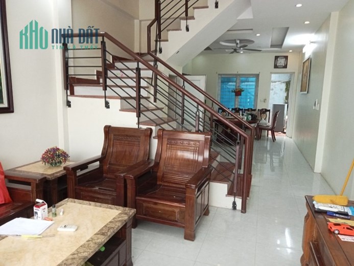 📈🗒🔖Cho thuê nhà riêng 3 tầng 4 phòng ngủ đầy đủ đồ 90m2, giá thuê : 9tr/tháng
