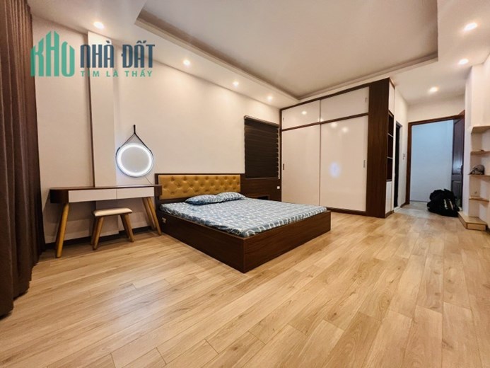 Bán nhà Vĩnh Hưng, MỚI Ở LUÔN, FERRARI đỗ cổng, 35m2 x 5T giá 3.5tỷ