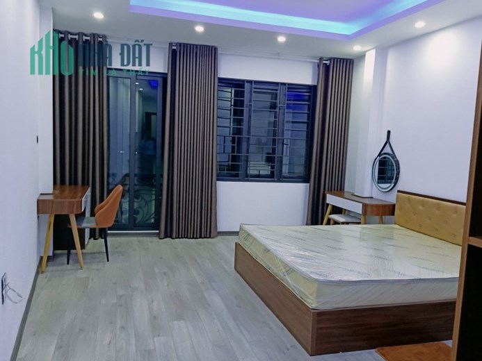 Bán nhà Vĩnh Hưng, MỚI Ở LUÔN, FERRARI đỗ cổng, 35m2 x 5T giá 3.5tỷ