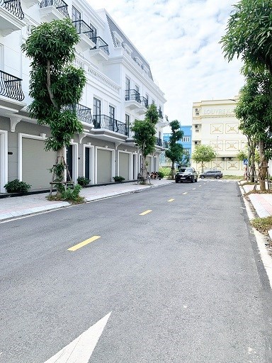 Em chính chủ cần bán gấp căn góc 3 mặt tiền thoáng Vinshophouse Uông Bí
