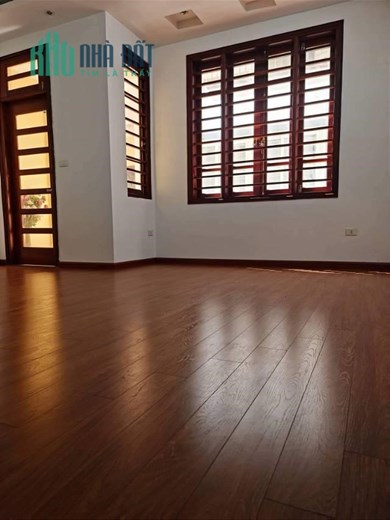 BÁN NHANH NHÀ PHỐ TRUNG KÍNH ,dt:56m*6 Tầng, MT: 5,5m