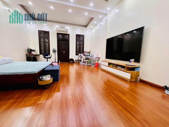 Hót Chưa Kìa, Nhà Lê Trọng Tấn, Gara ô tô, sát mặt phố chỉ có 5.x tỷ