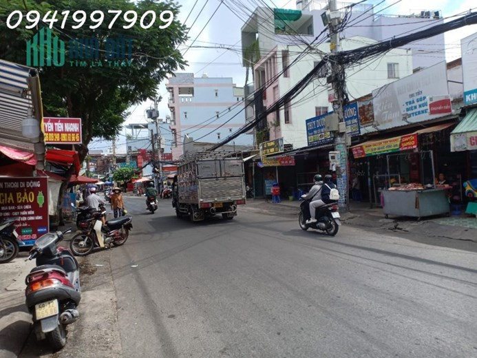 Cần tiền bán rẻ nhà đường 8 Linh Xuân Thủ Đức, 30m đến mặt tiền, giá chỉ 4.2 tỷ.