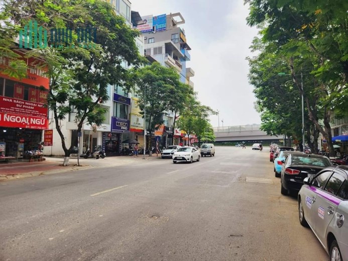 KIẾM ĐÂU RA!!! Siêu phẩm MP Trần Quốc Hoàn, 46m2  6 Tầng, Chỉ 21 Tỷ
