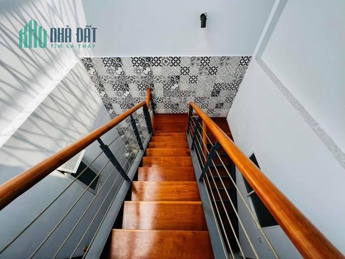 Bán nhà HXH ngủ trong nhà 4.5 x 15.5 - 3 tầng, Nguyễn Oanh - P17 - Gò Vấp