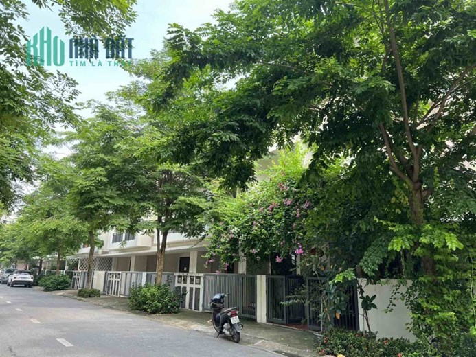 Cần chuyển nhượng nhà riêng 3 tầng khu phố Singapore tại VSIP Từ Sơn giá tốt