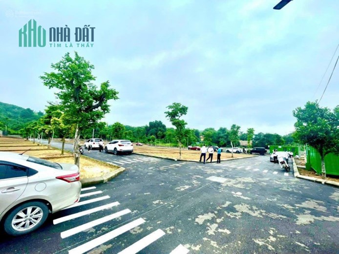 Cần bán gấp lô đất diện tích 10x16 thuộc khu đô thị Eco villa, Hòa Lạc
giá nào cũng bán, giá bán
