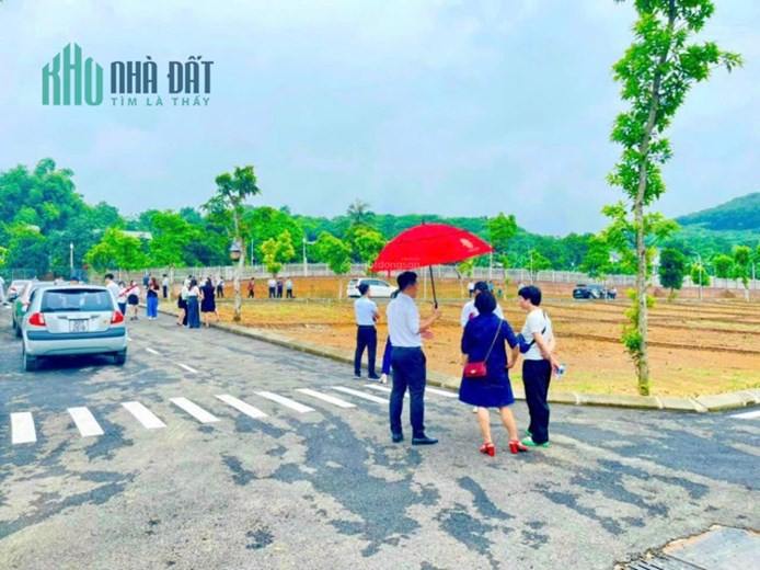 Cần bán gấp lô đất diện tích 10x16 thuộc khu đô thị Eco villa, Hòa Lạc
giá nào cũng bán, giá bán