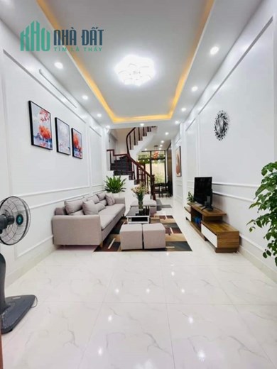 Kinh tế khó khăn cần bán gấp căn nhà 5 tầng để lấy thêm vốn kinh doanh
-	Nhà 5 tầng  x 50m Văn Khê